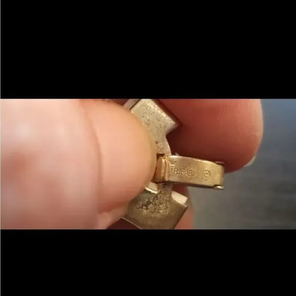 Mid Century Modern Crown Trifari White and Gold Tone Chevron Bracelet7 7 1/4 - Picture 6 of 14